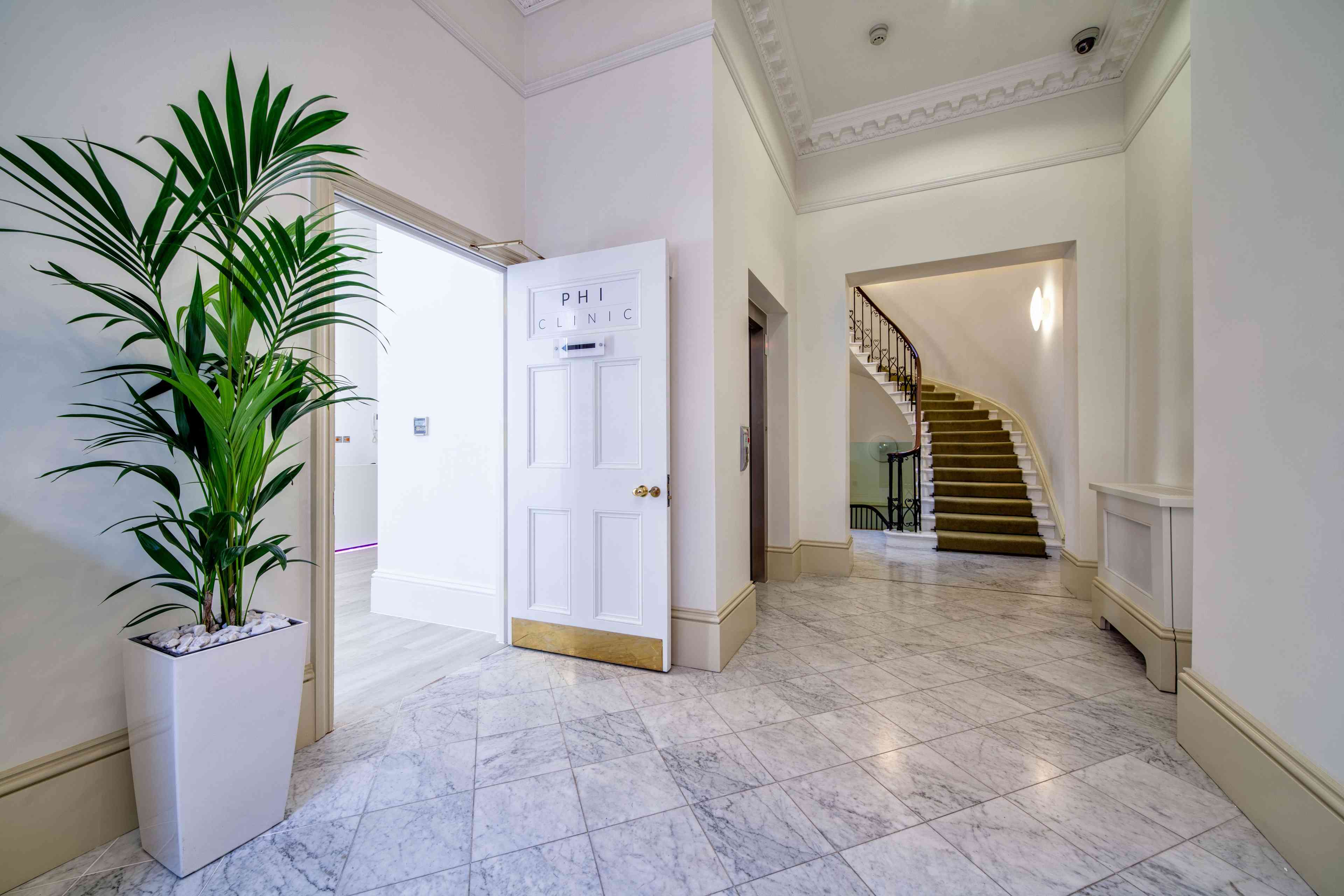 PHI Clinic London entrance